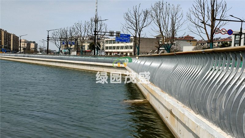 南钢桃湖公园铝栏杆4副本.jpg